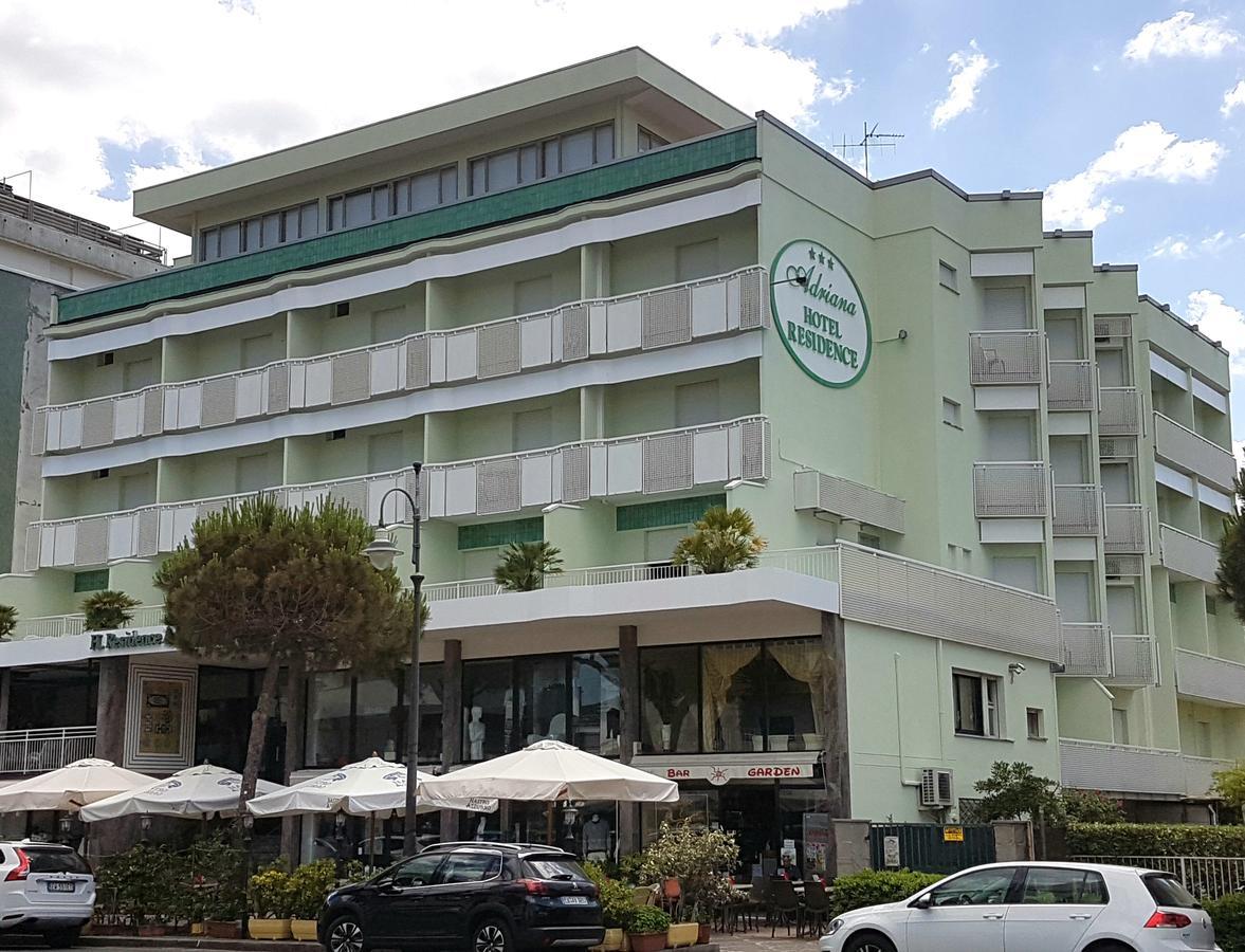 צ'סנטיקו Hotel Residence Adriana מראה חיצוני תמונה