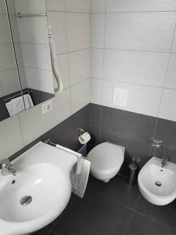 צ'סנטיקו Hotel Residence Adriana מראה חיצוני תמונה