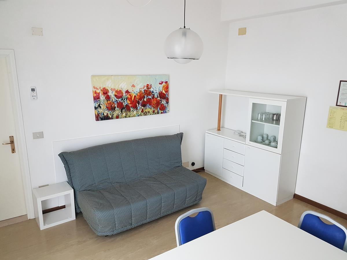 צ'סנטיקו Hotel Residence Adriana מראה חיצוני תמונה