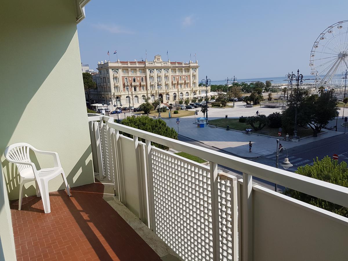 צ'סנטיקו Hotel Residence Adriana מראה חיצוני תמונה